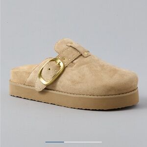 American Eagle Clogs